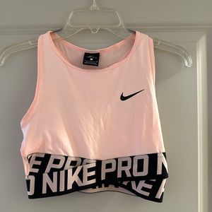 Nike pro crop
